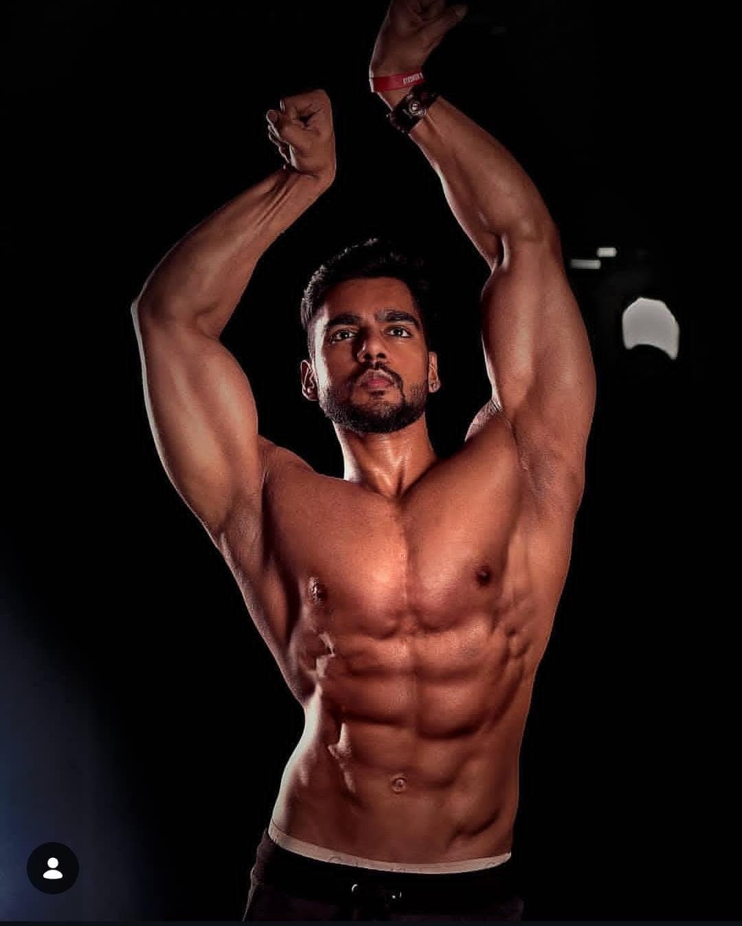 Backstage photo with white shirt athlete